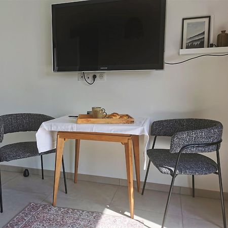 Au Jardin Des Deux Roches Bed & Breakfast Prisse ภายนอก รูปภาพ